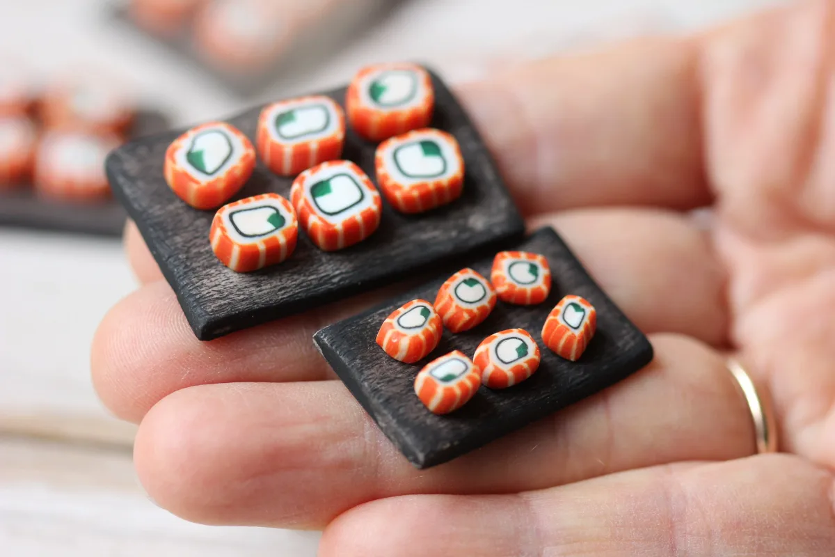 Miniature Sushi 1/12 1/6 Scale Dollhouse Food 6 Pcs on a Wooden Board Food for Dolls Dollhouse Miniatures Polymer Clay Sushi 8