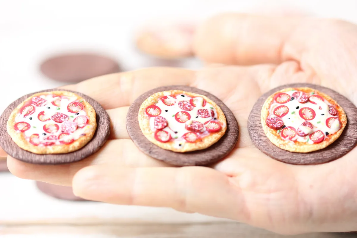 Pizza for Dolls Miniature Pepperoni and Tomatoes Pizza Mini Dollhouse Realistic Food 1:12 Scale Miniature Handmade Whole Pizza on a Plank 9