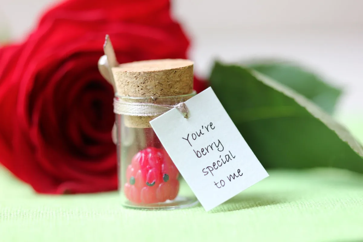 Berry Bliss Glass Bottle Raspberry Personalized Mom's, Dad's gift Family Reunion Favors Motivational Inspirational Customized Party Favors