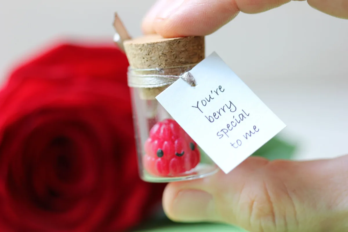 Berry Bliss Glass Bottle Raspberry Personalized Mom's, Dad's gift Family Reunion Favors Motivational Inspirational Customized Party Favors 4