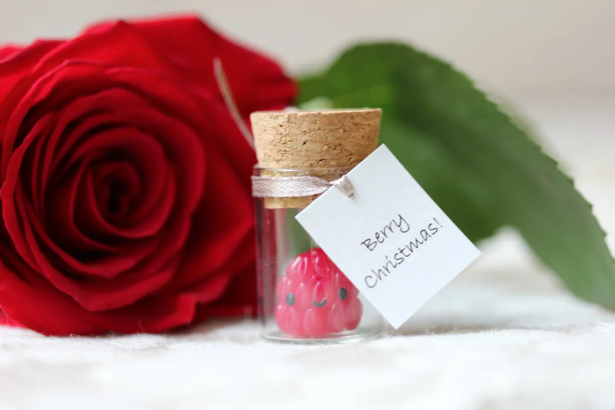 Berry Bliss Glass Bottle Raspberry Personalized Mom's, Dad's gift Family Reunion Favors Motivational Inspirational Customized Party Favors 6