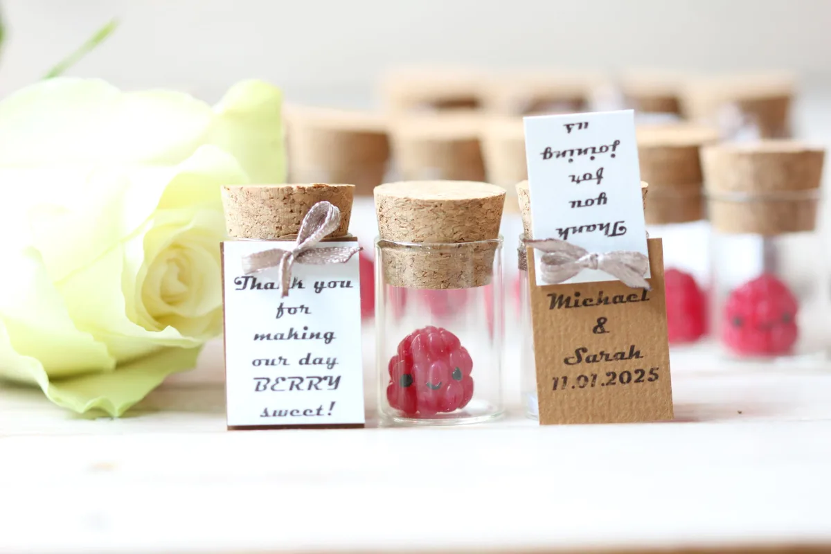 Bulk Wedding Favors for Guests Personalized Thank You Gift Raspberry Keepsake for Cherished Moments Customized Family Reunion Favors Gifts 2