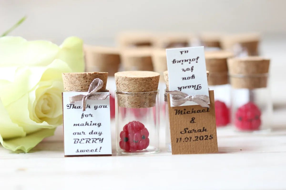 Bulk Wedding Favors for Guests Personalized Thank You Gift Raspberry Keepsake for Cherished Moments Customized Family Reunion Favors Gifts 5