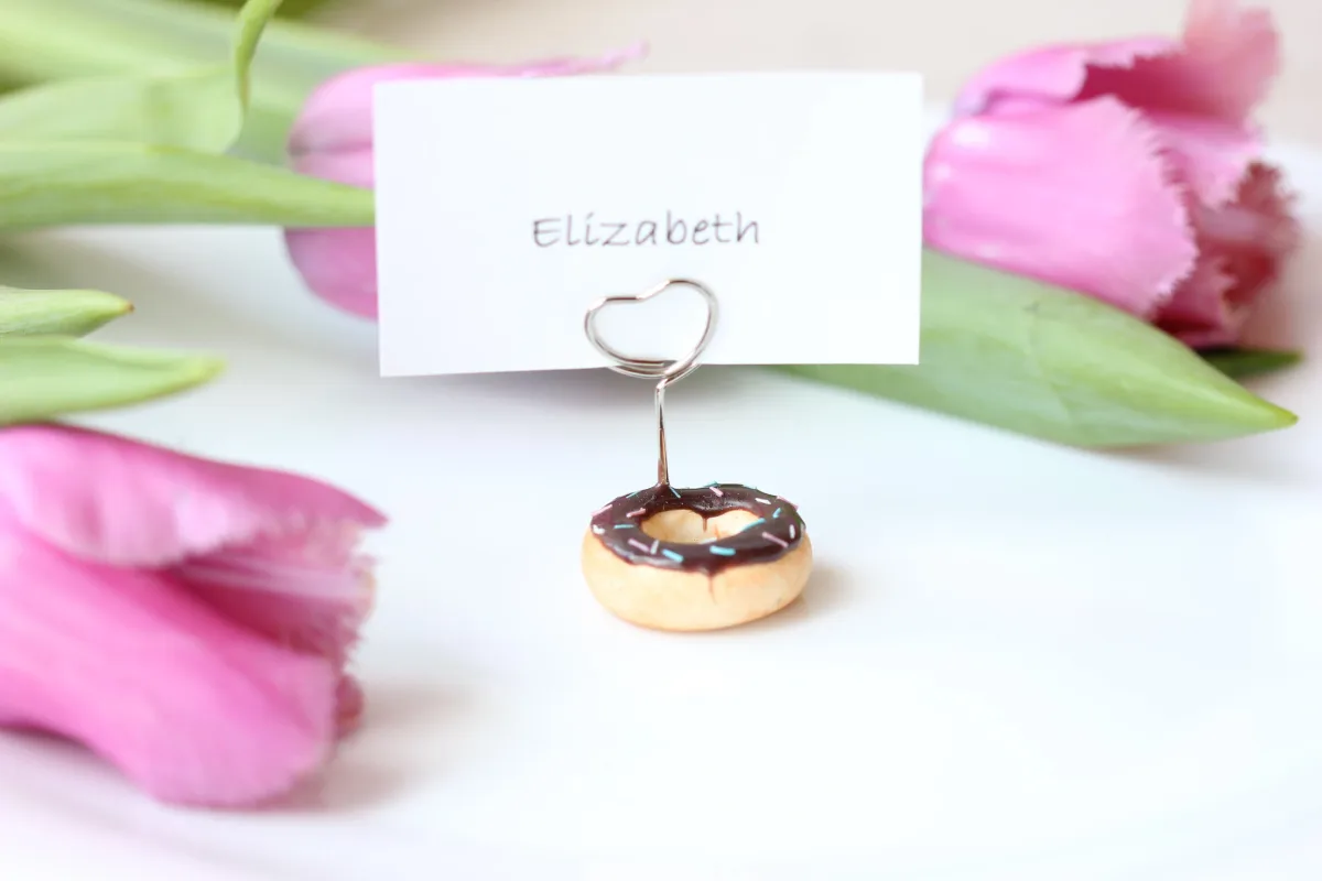 Place Card Holders for Wedding Polymer Clay Donut Names Escort Cards Guests Seating Table Finder Cards Wedding Supplies Price Tag Holders 2