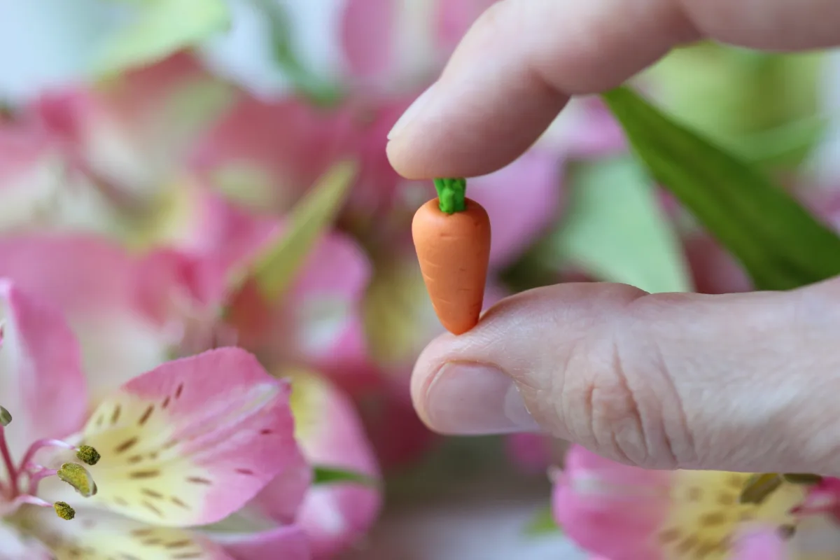 Funny Gift For Girlfriend Boyfriend Handmade Clay Carrot with Pun Message I carrot live without you Valentines Day Anniversary Birthday Gift 3