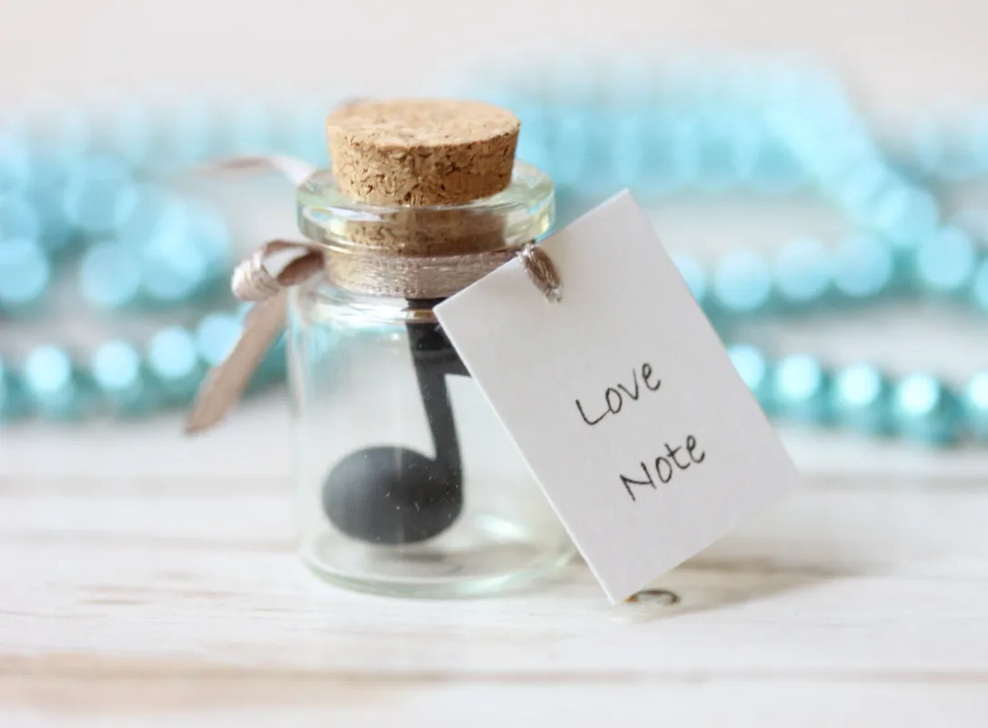 Love in a Bottle Customizable Anniversary Gift for Music Lovers Parents Personalized Music Valentine's day Birthday Present Graduation Gift