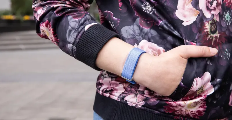 Fitbit Air: умный фитнес-трекер, который не навязывает ИИ-помощника