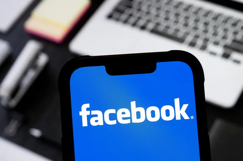 Facebook запускает ИИ-компаньона для авторов контента