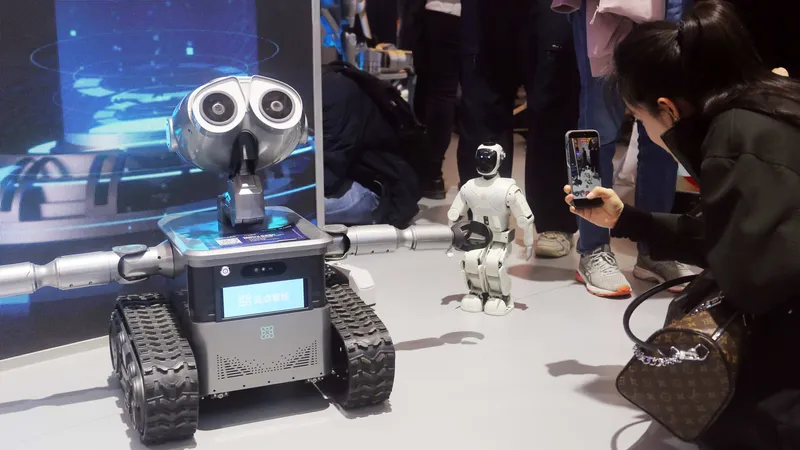 Alibaba-дочка Ant Group вкладывается в человекоподобных роботов: 12 сделок за 18 месяцев