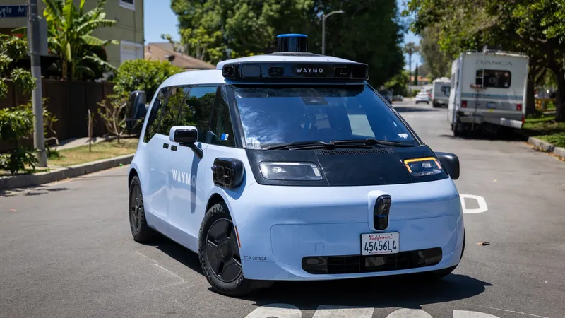 Waymo и Zoox расширяют роботакси: беспилотники едут в новые города США