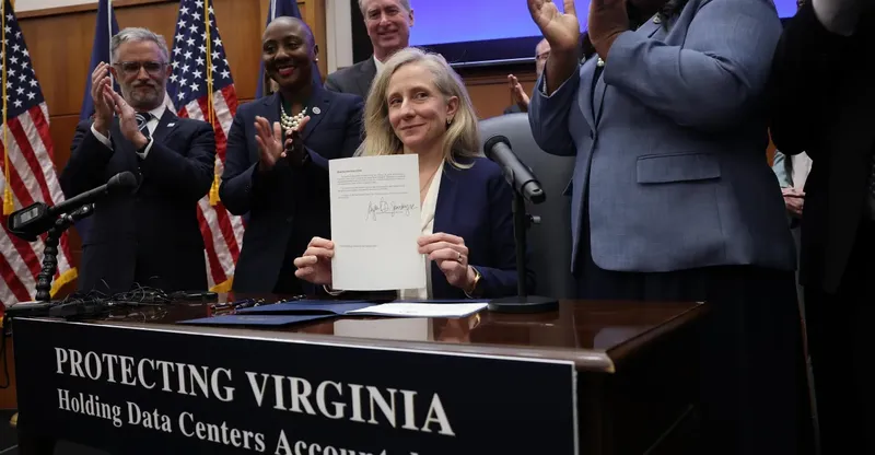 Abigail Spanberger создала ИИ-рабочую группу и притормозила дата-центры в Вирджинии