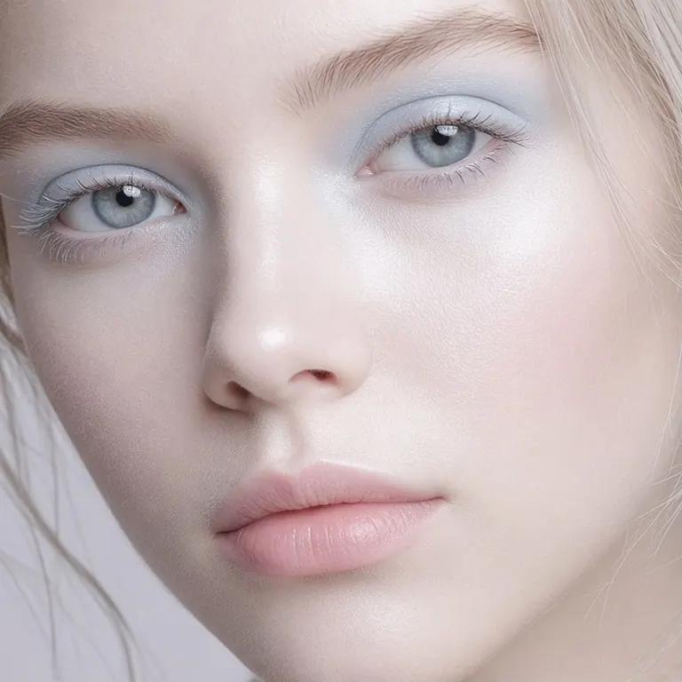 Frosted. холодный иней-шиммер на веках, светлый блик