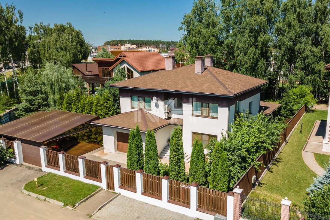 Дом с отделкой и мебелью в КП Клубничные поля — New Moscow House