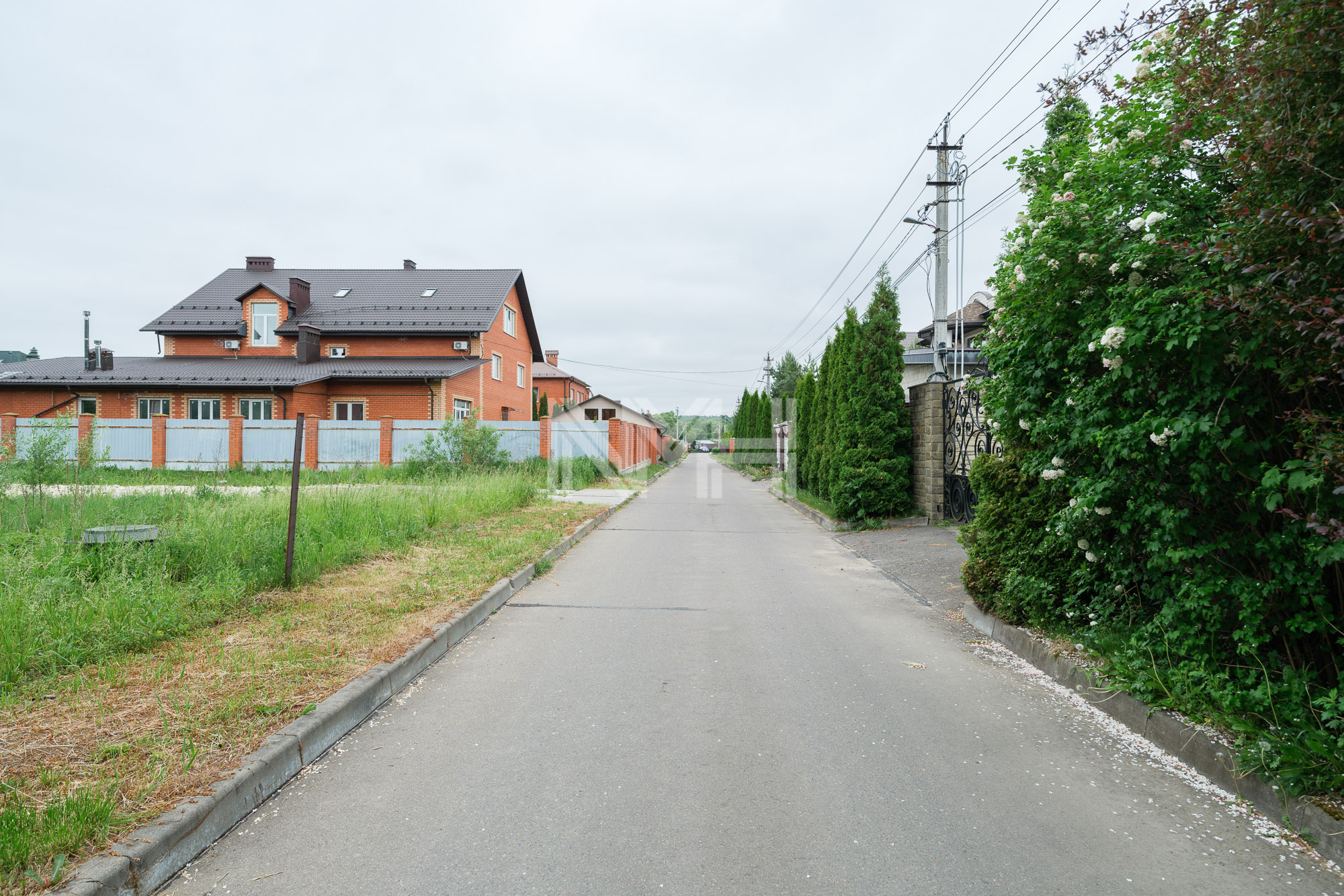 Купить земельный участок 15 соток, улица Кольцевая, хутор Брехово,  поселение Кокошкино, город Москва, 15 900 000 руб., стоимость 1 060 000  руб.⁄сотка, объявление 46282589