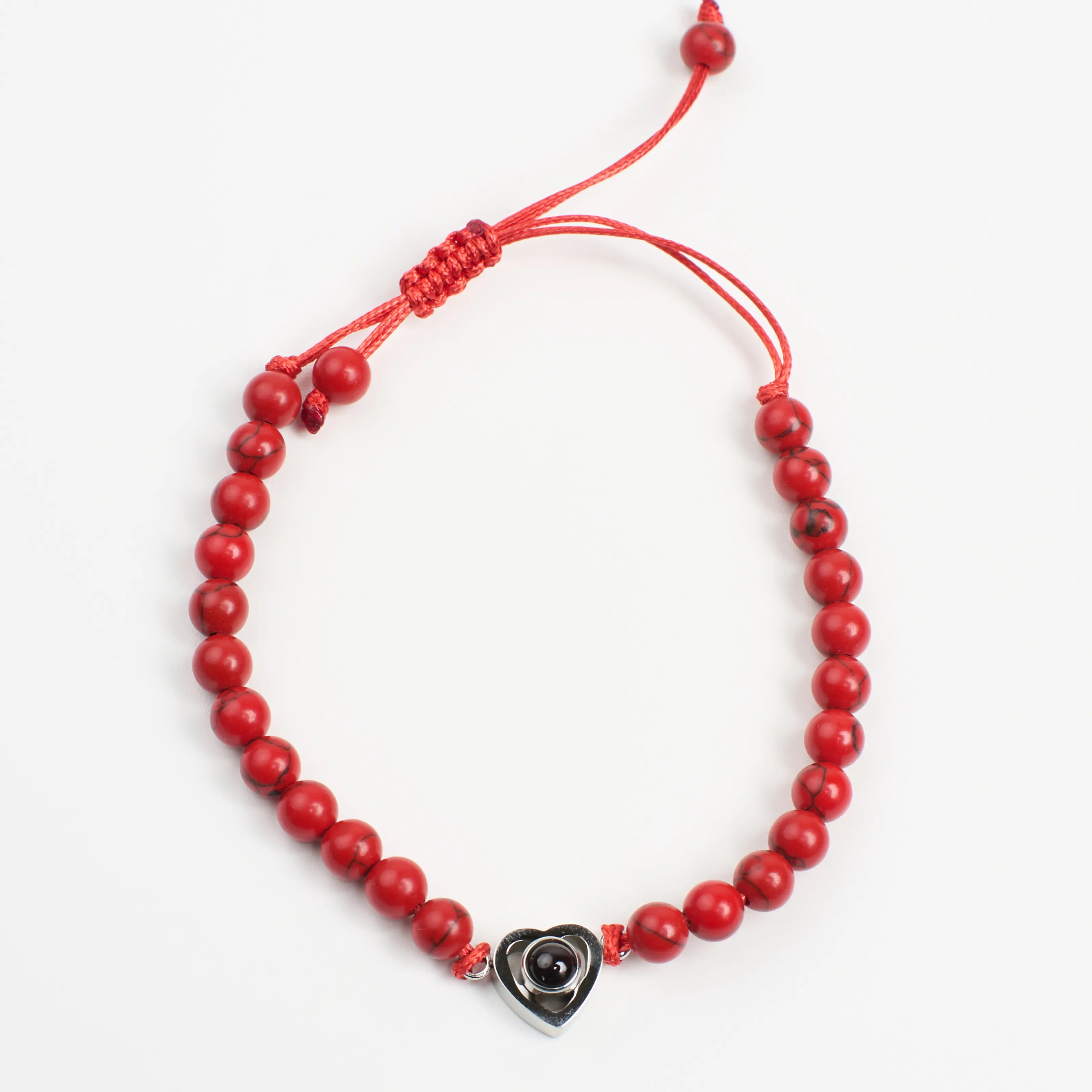 Браслет красный кахолонг с сердцем