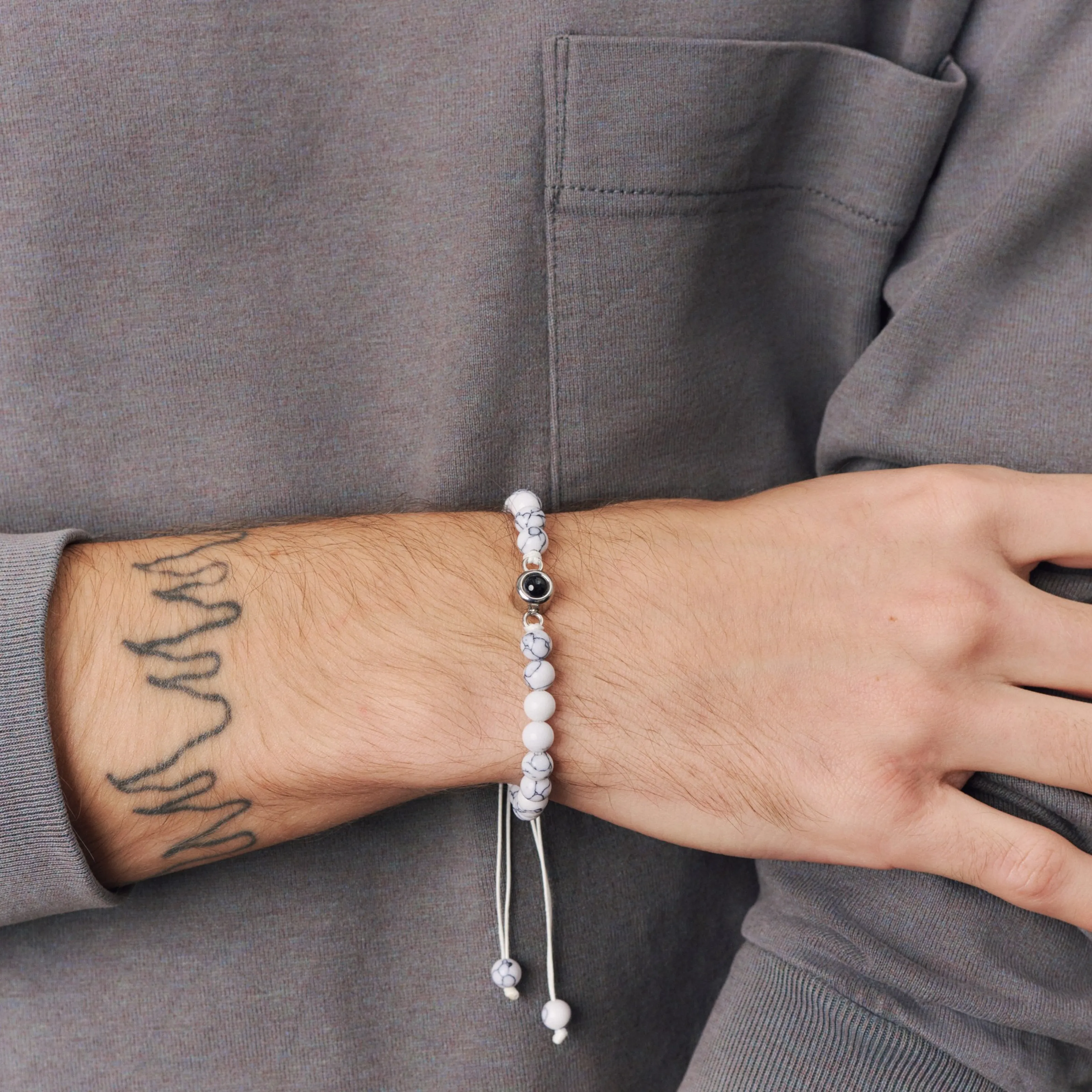 Светлый браслет на подарок