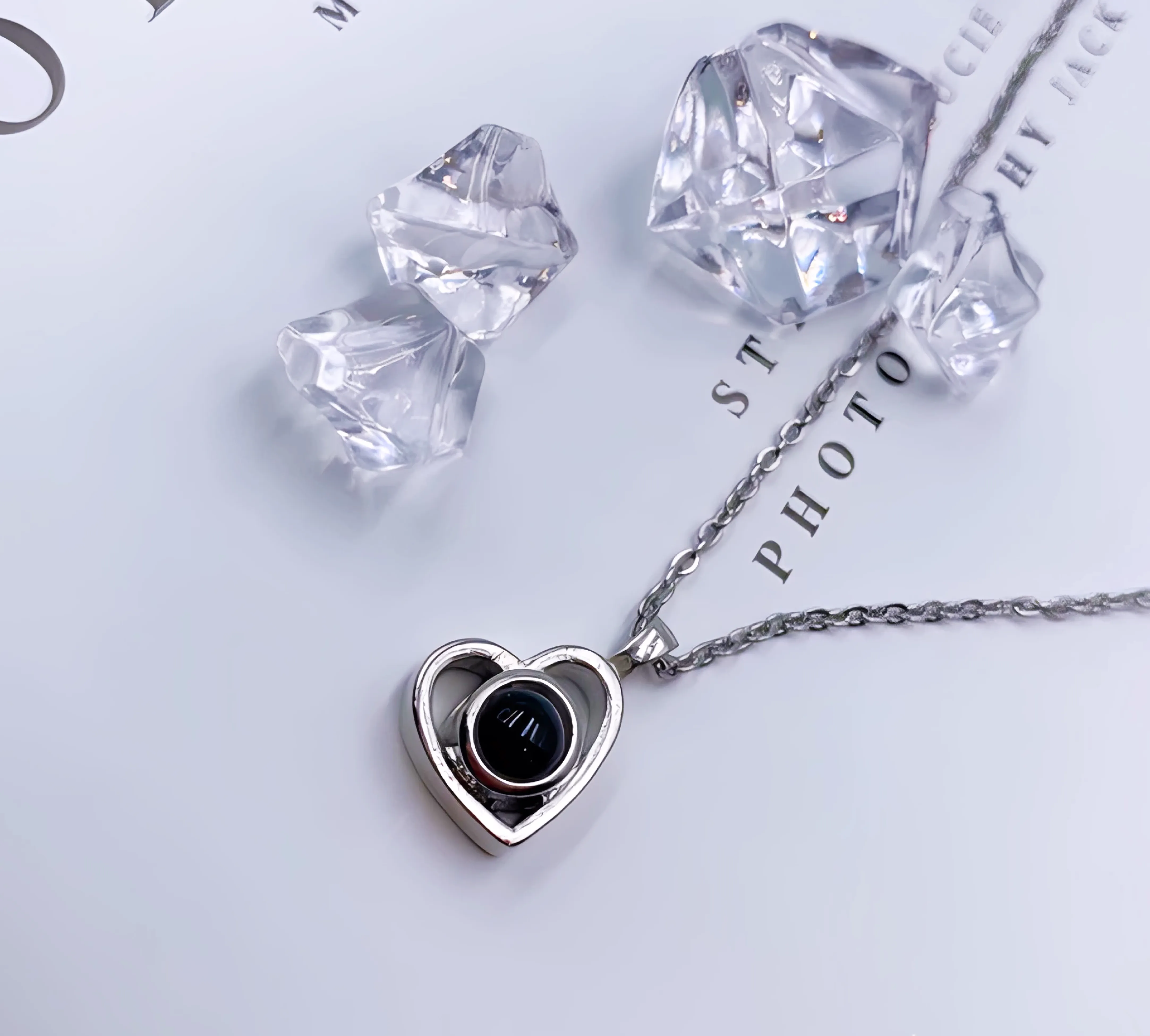 Стальной браслет с подвеской сердце и фото внутри