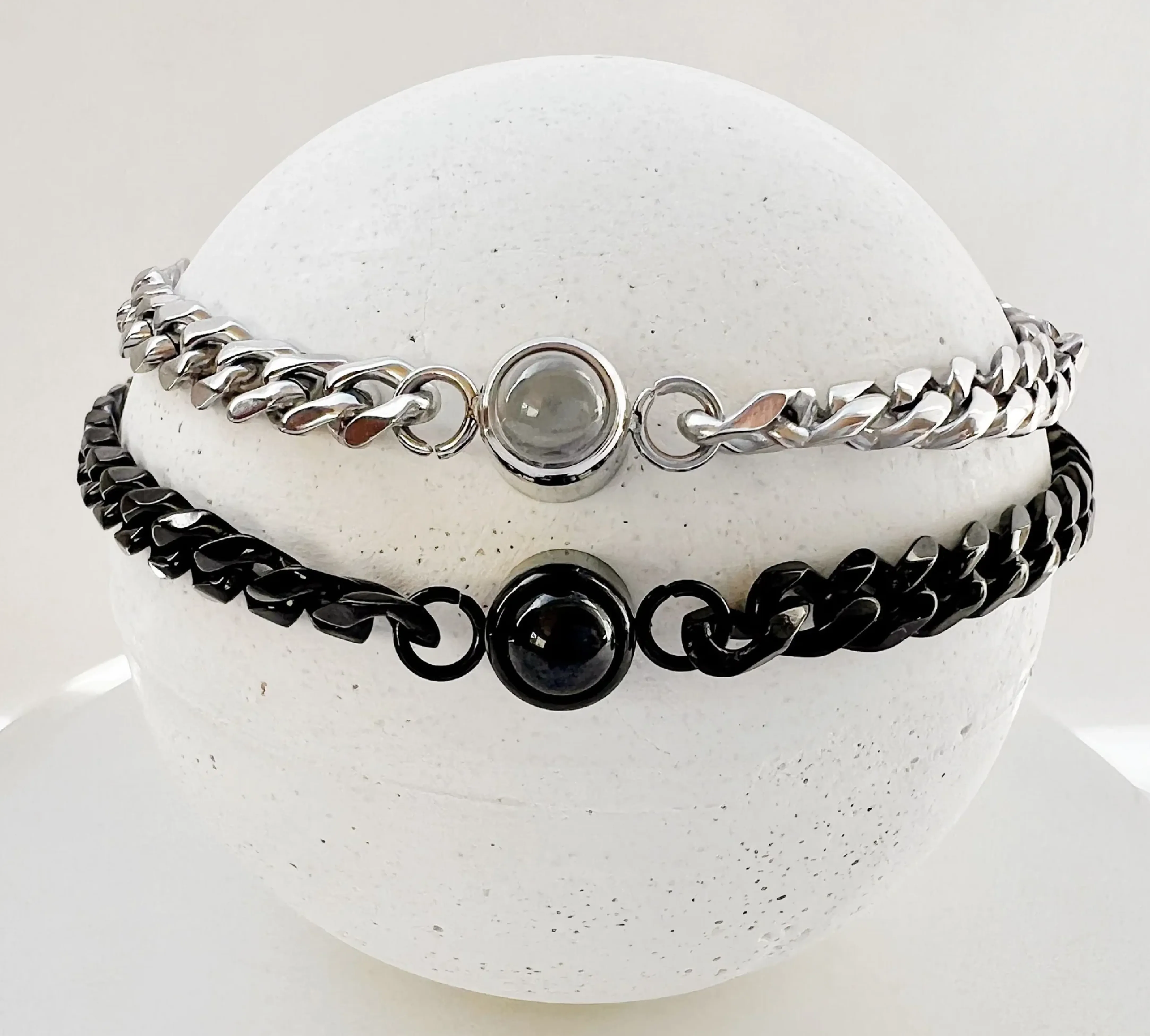 Стильный мужской браслет с фото и гравировкой на пластине