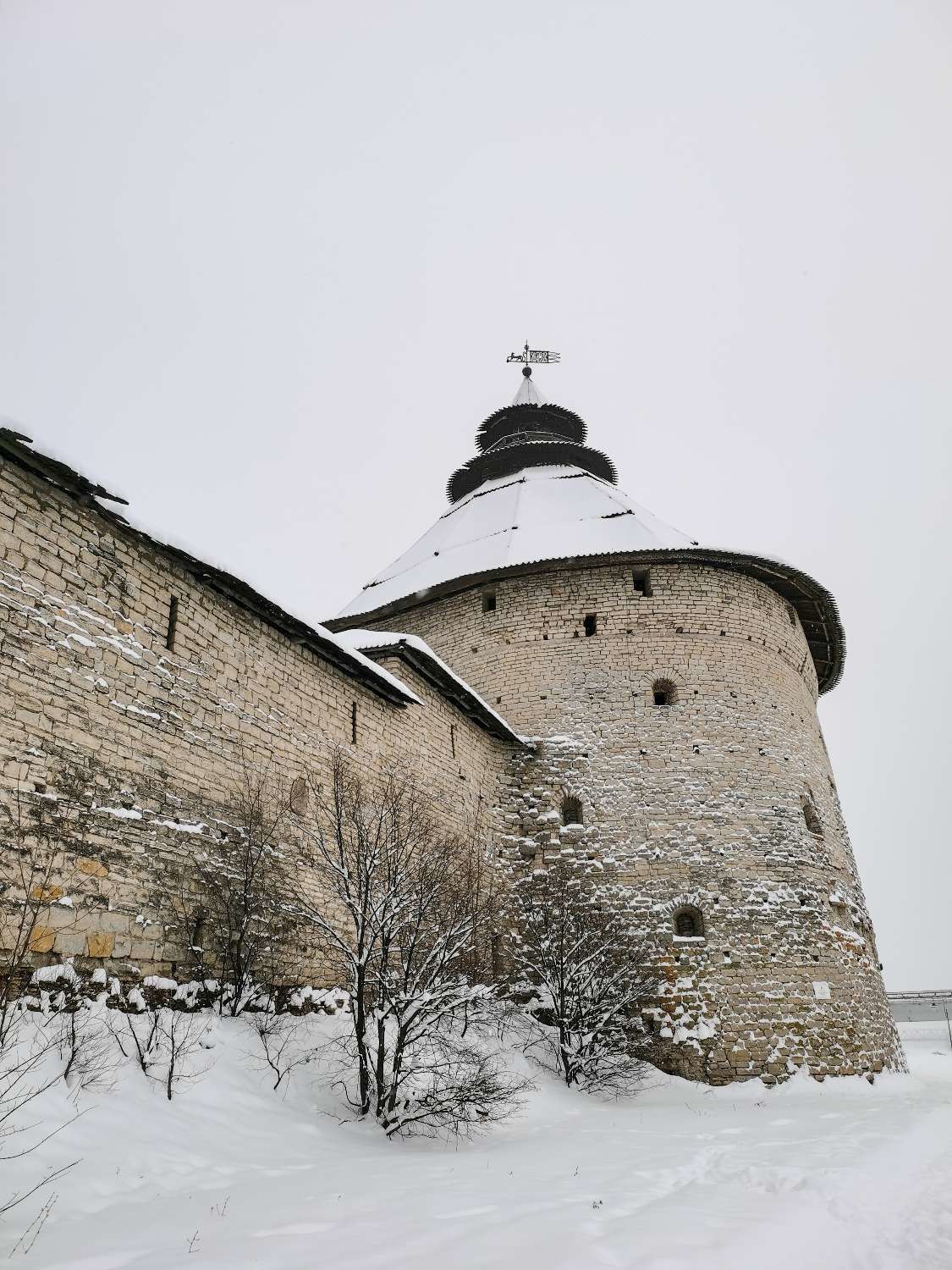 Покровская башня зимой