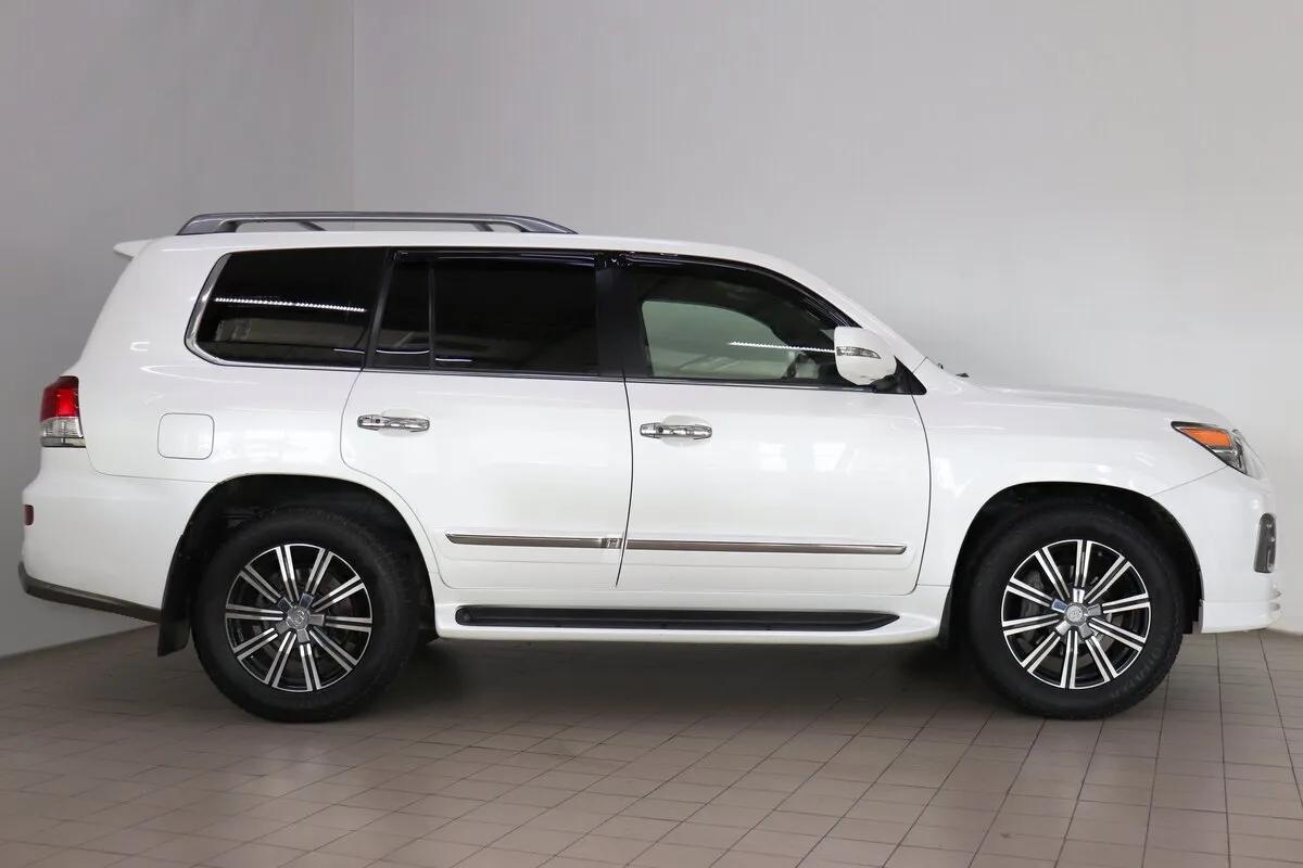 Lexus LX III Рестайлинг 2 · Luxury+ — фото 3