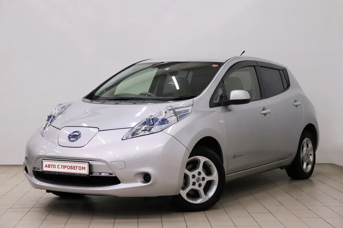 Nissan Leaf I (ZE0/AZE0)