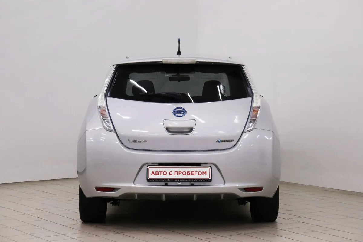 Nissan Leaf I (ZE0/AZE0) — фото 5