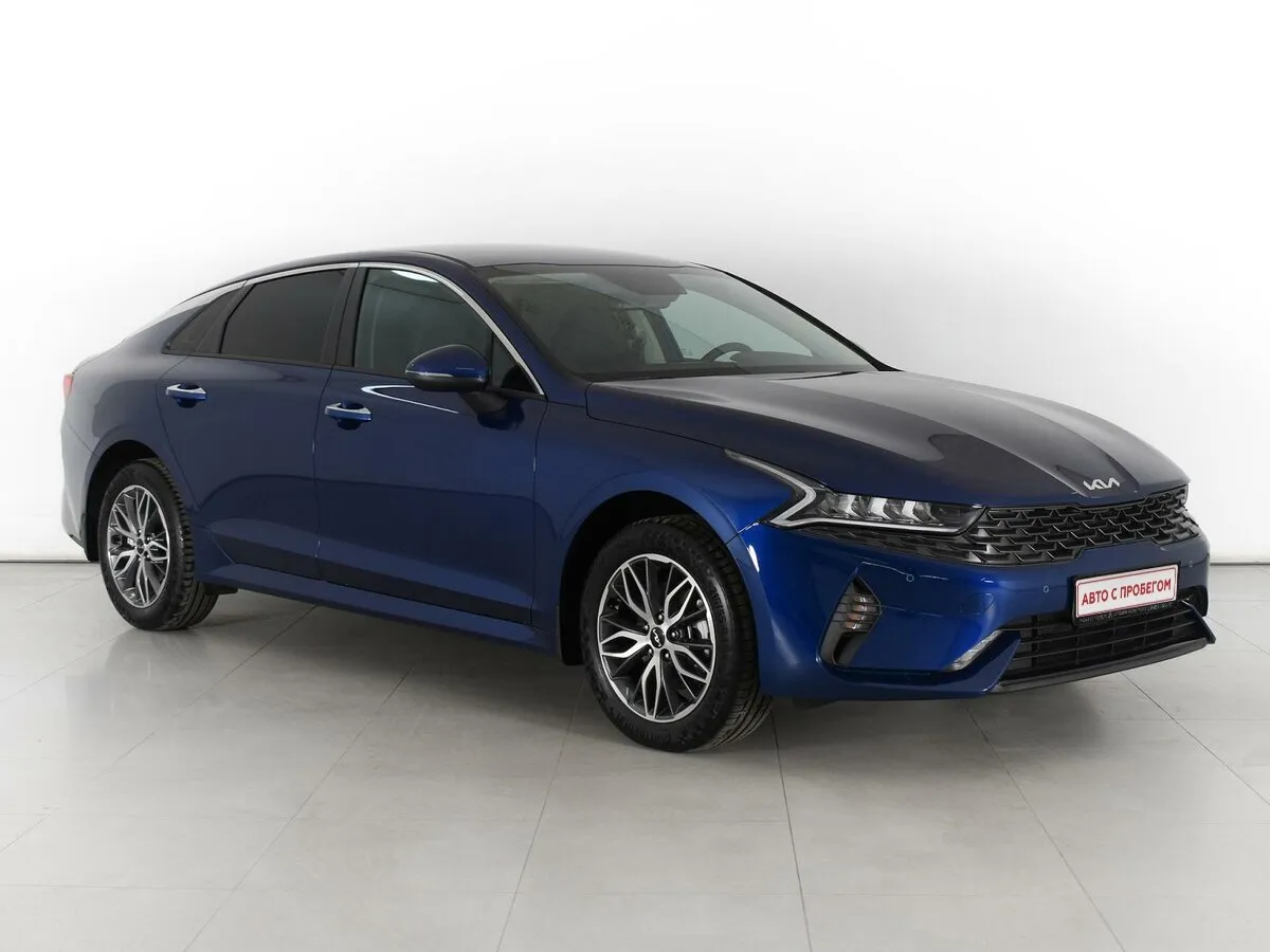 Kia K5 III · Luxe