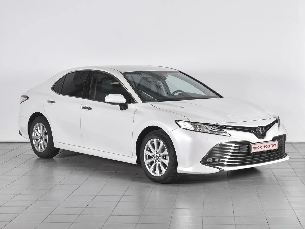Toyota Camry VIII (XV70)