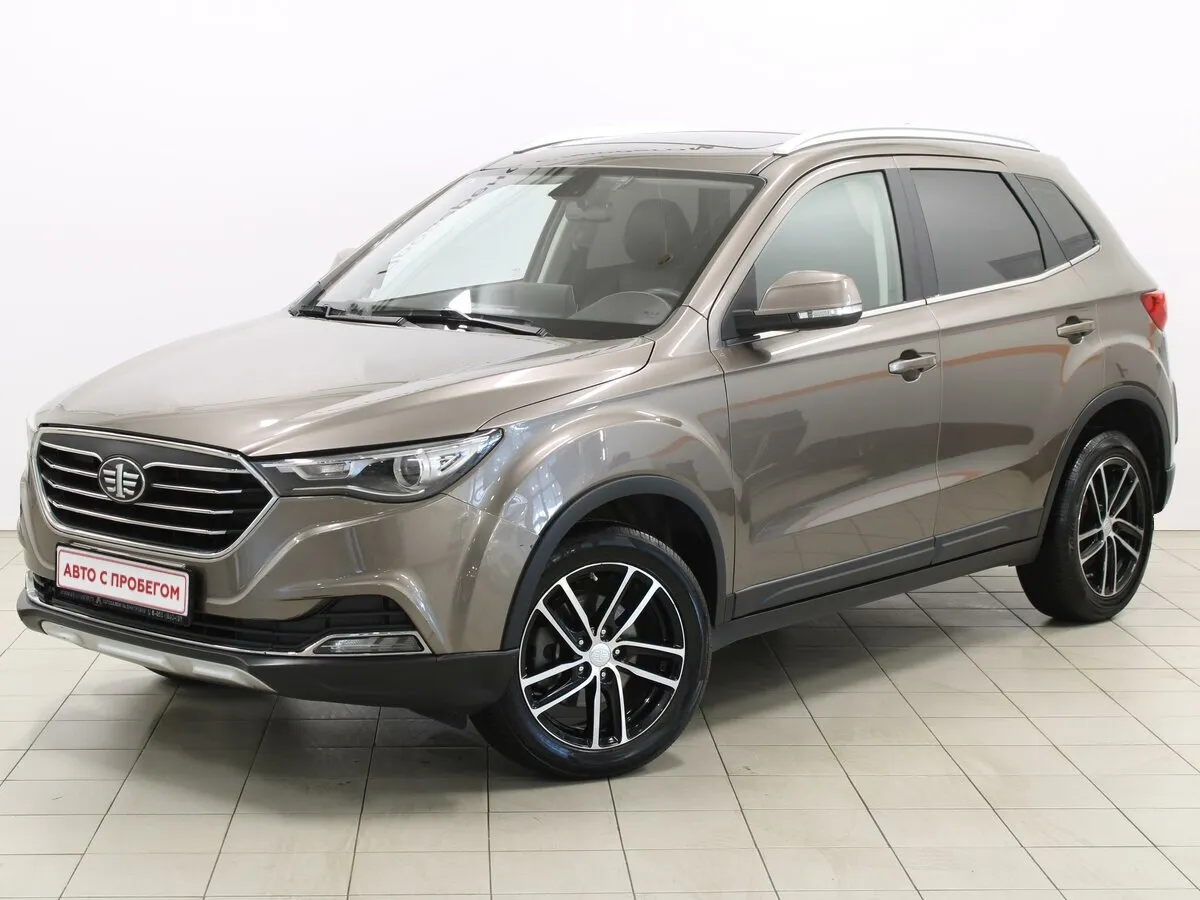 FAW Besturn X40 I · Luxury