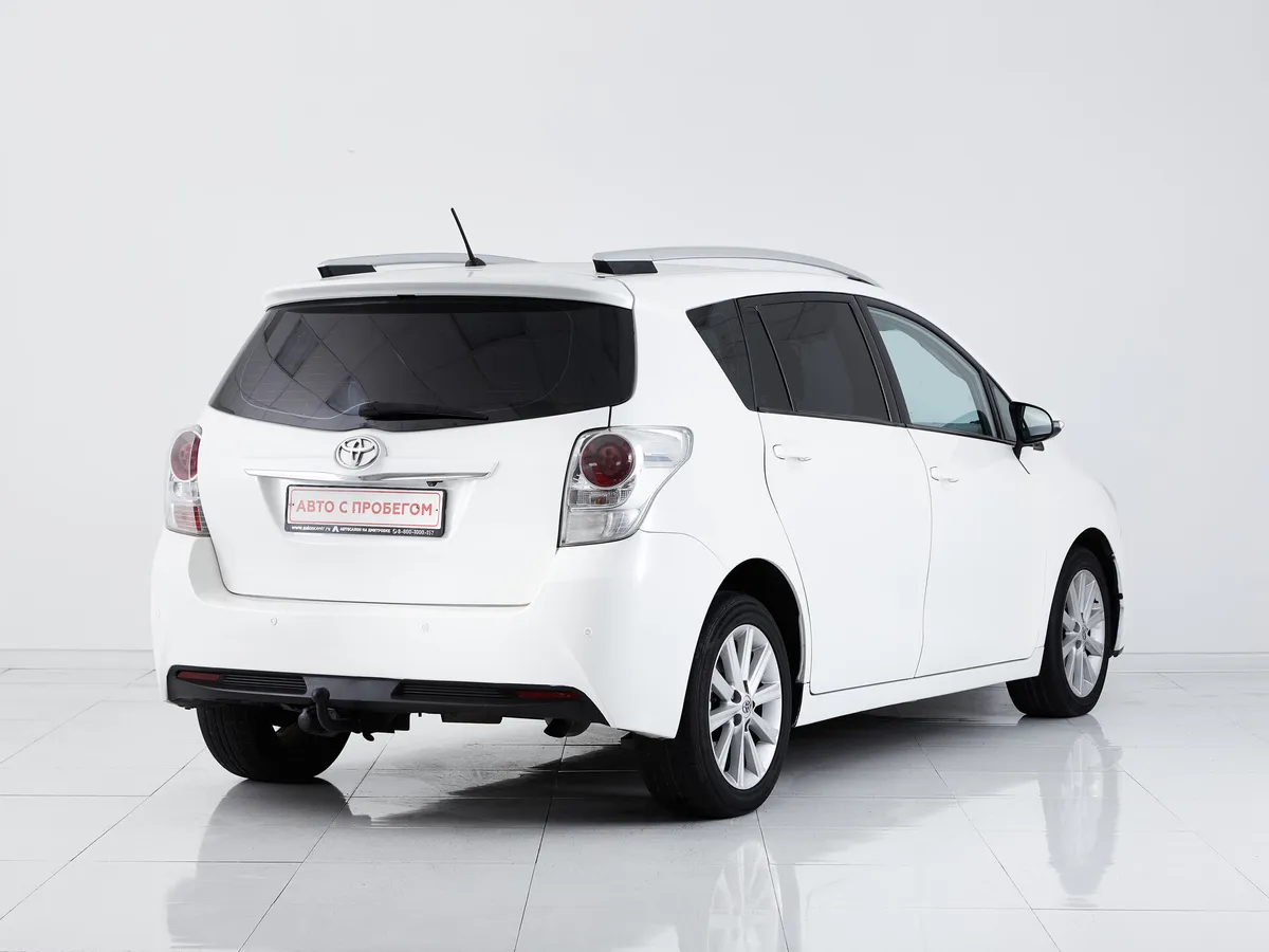 Toyota Verso I Рестайлинг — фото 4