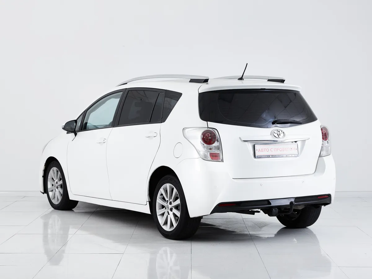 Toyota Verso I Рестайлинг — фото 5