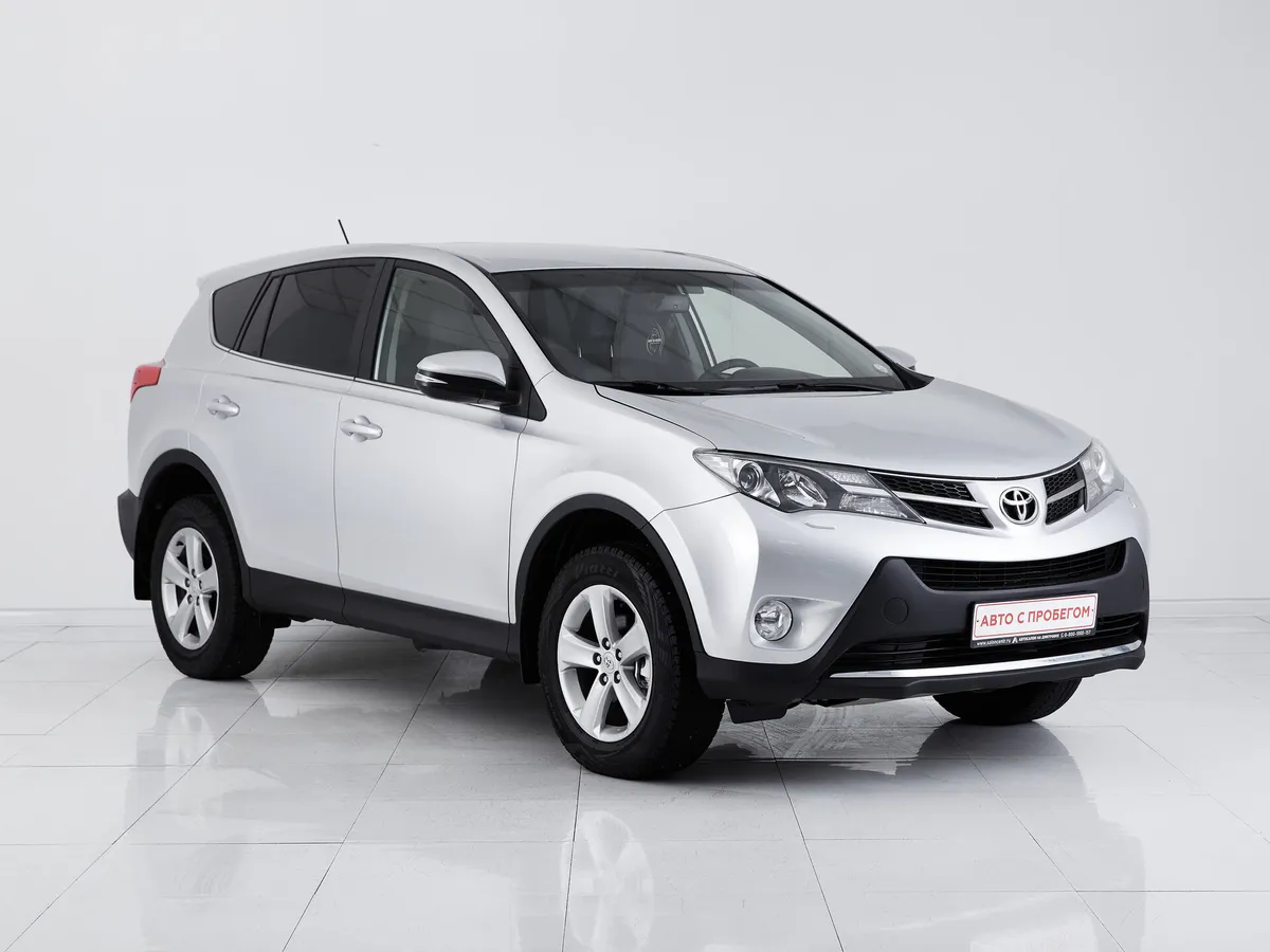 Toyota RAV4 IV (XA40) — фото 3