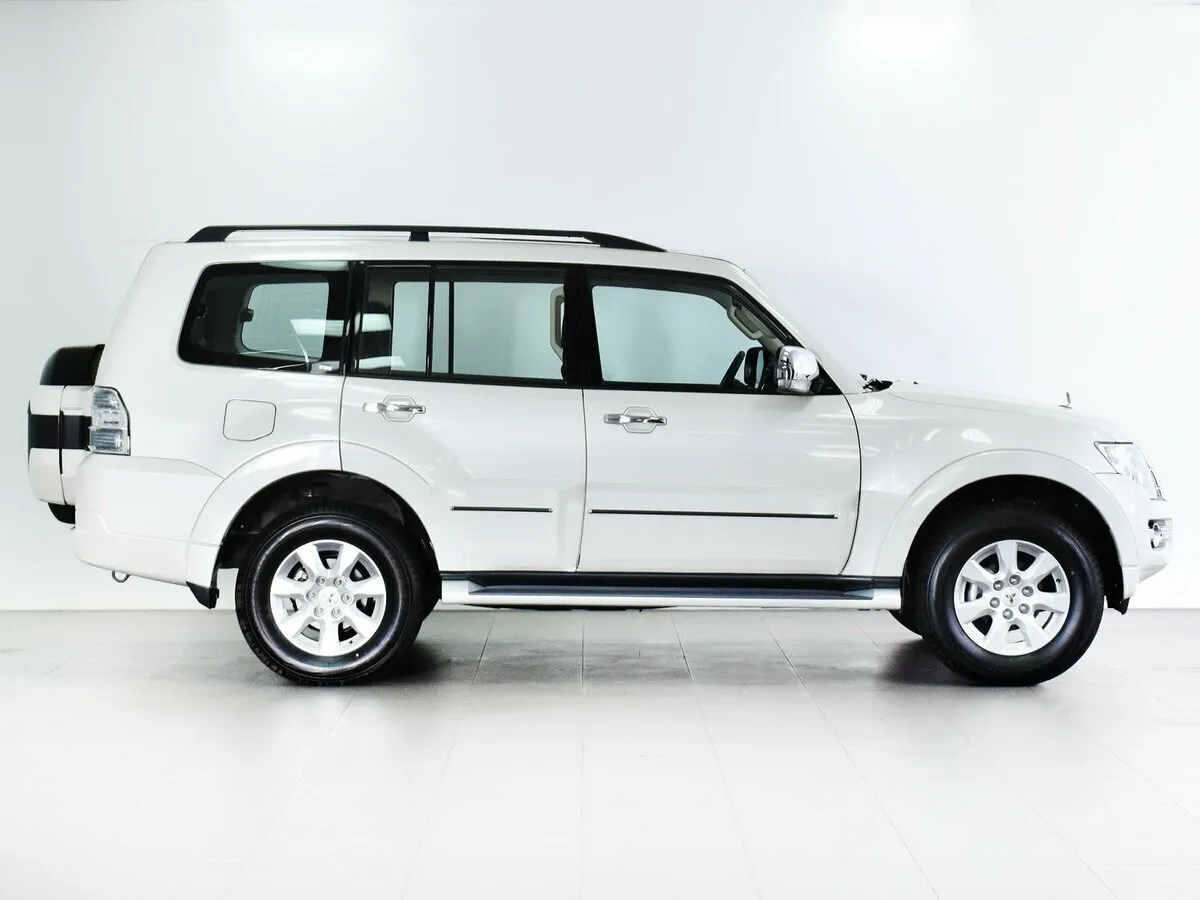 Mitsubishi Pajero IV Рестайлинг 2 — фото 5
