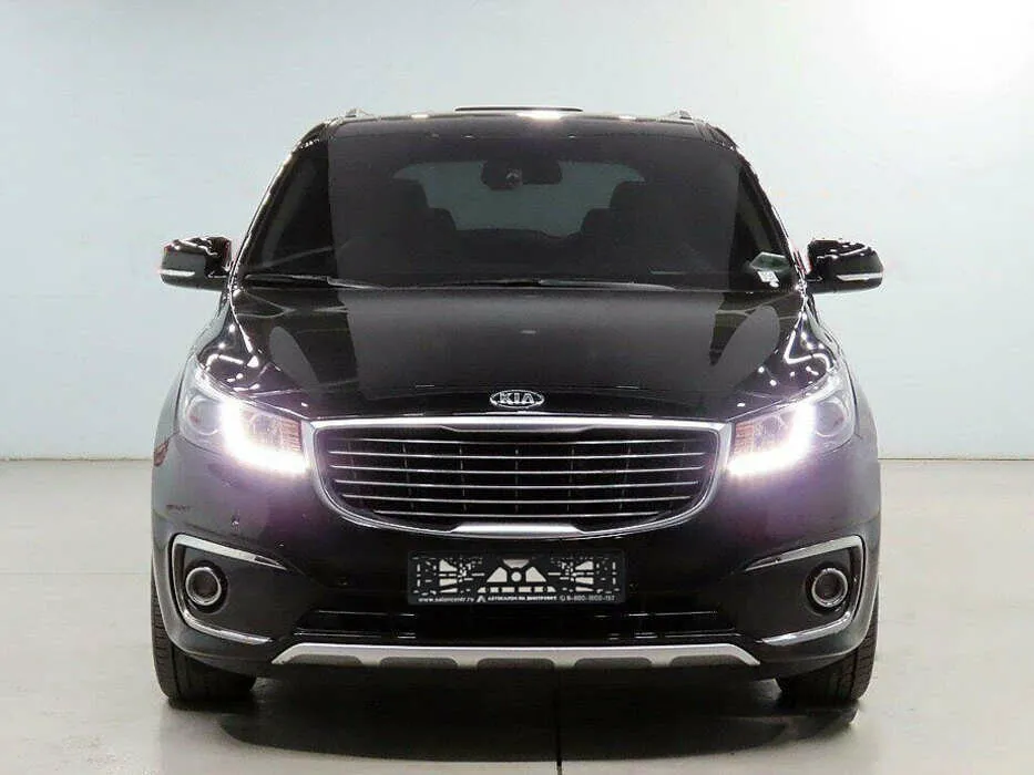 Kia Carnival III