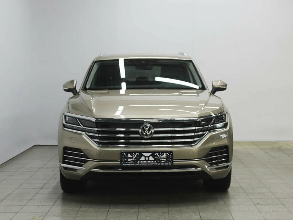 Volkswagen Touareg III — фото 2