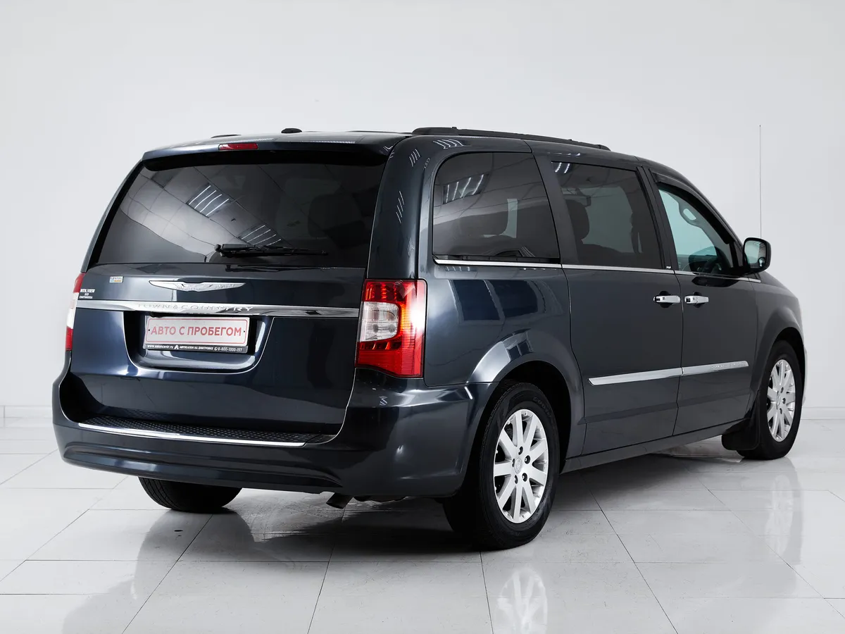 Chrysler Town & Country V Рестайлинг — фото 4