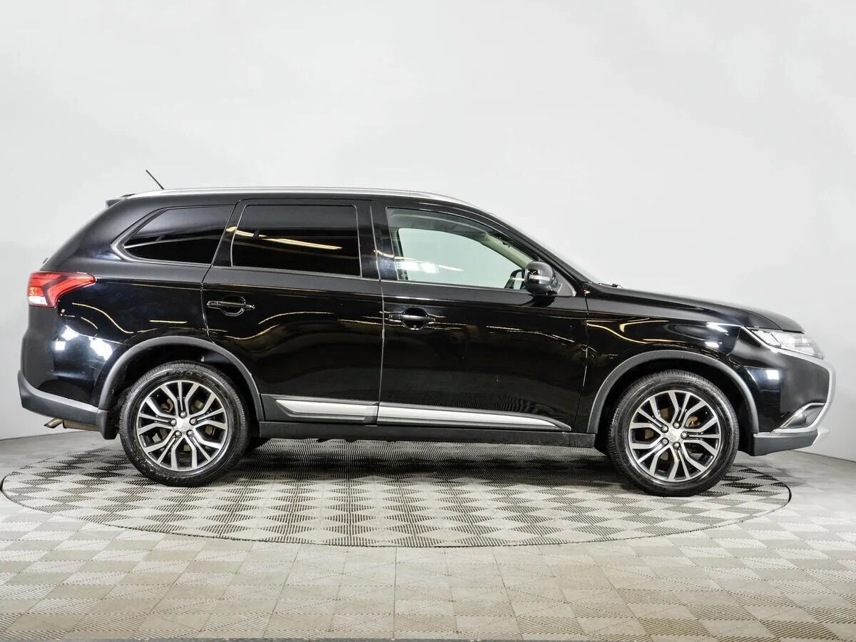 Mitsubishi Outlander III Рестайлинг 2 · Instyle — фото 3