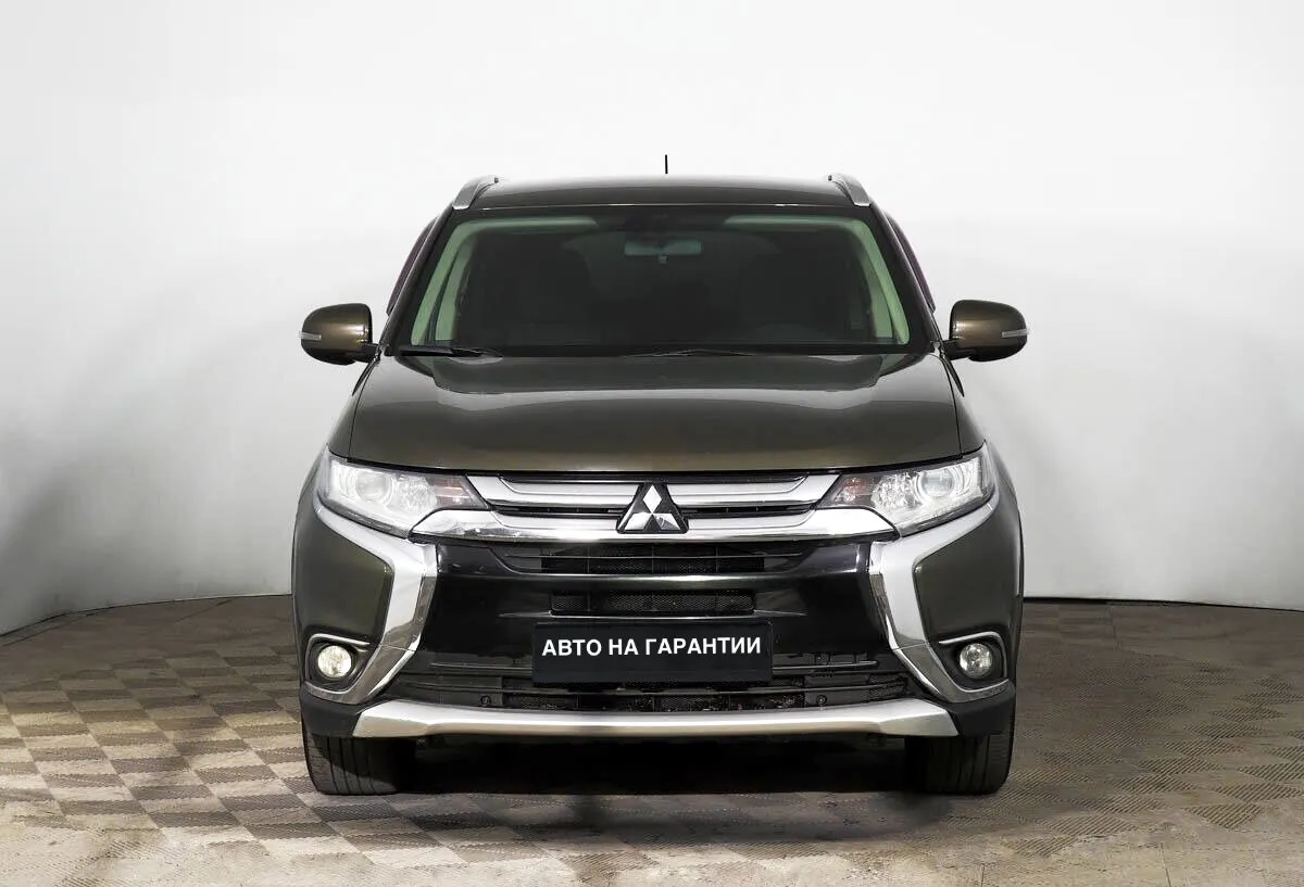 Mitsubishi Outlander III Рестайлинг 2 · Instyle 2017 — фото 2