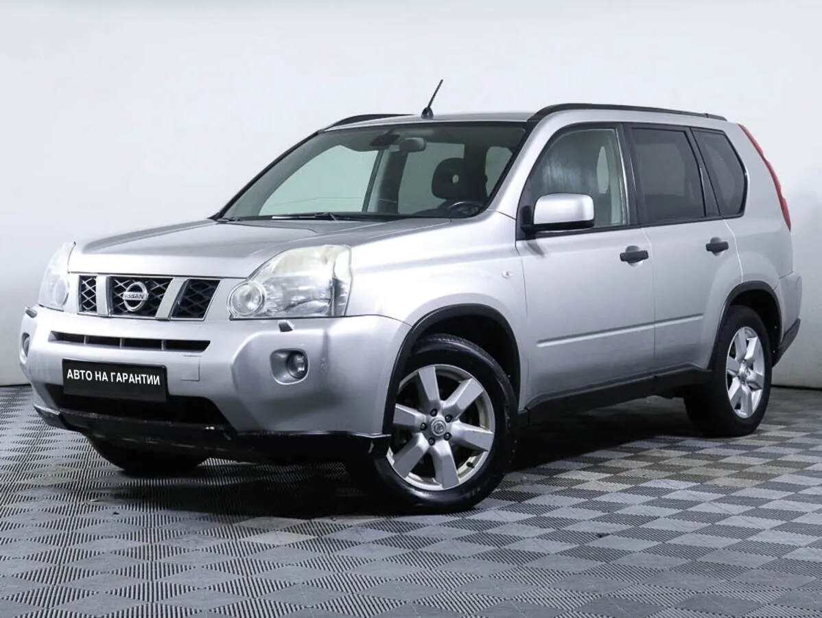 Nissan X-Trail II · LE (metallic)