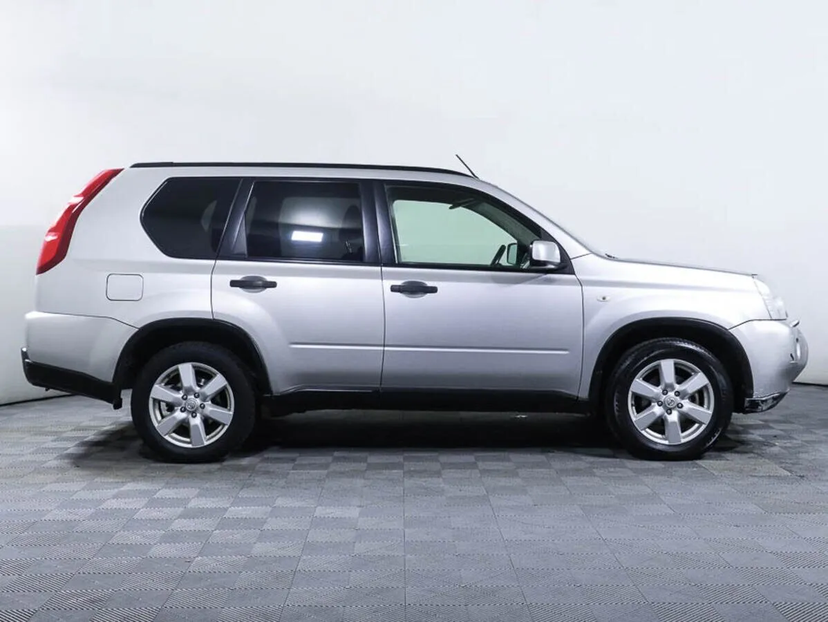 Nissan X-Trail II · LE (metallic) — фото 3