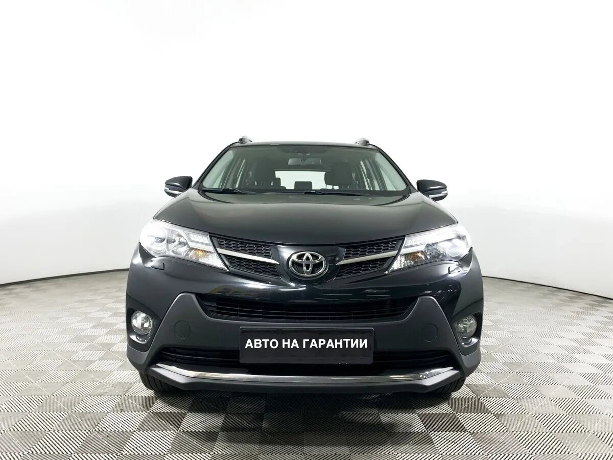 Toyota RAV4 IV (XA40) — фото 2
