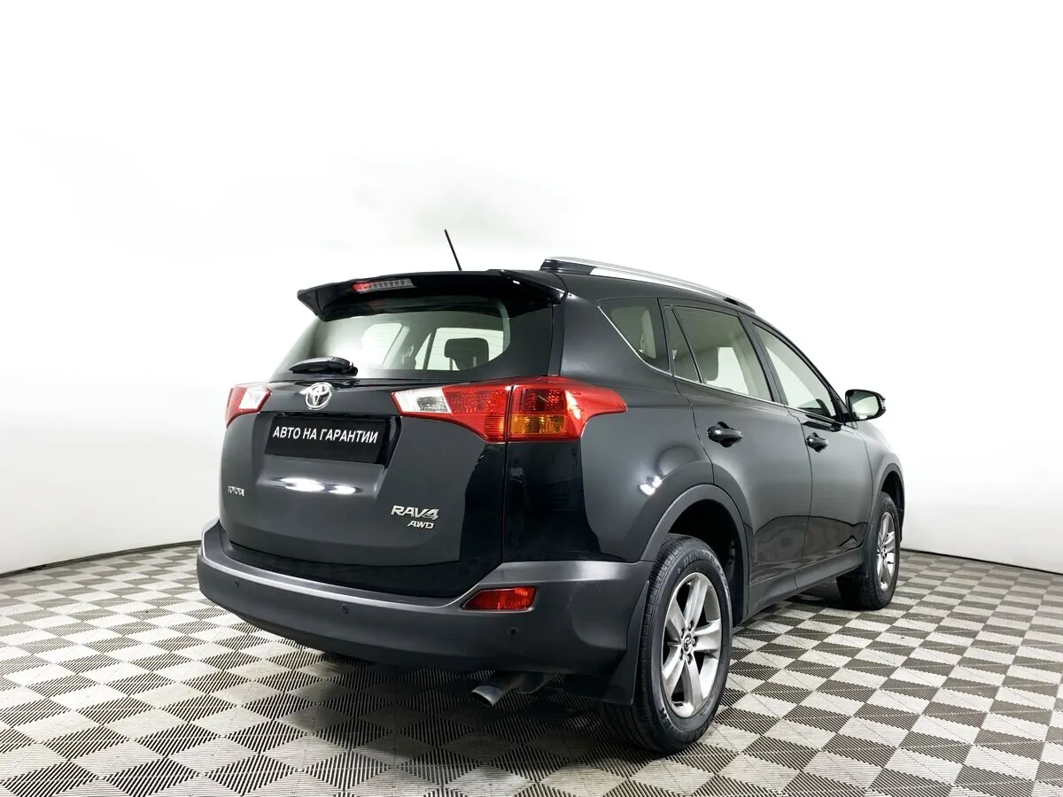 Toyota RAV4 IV (XA40) — фото 4