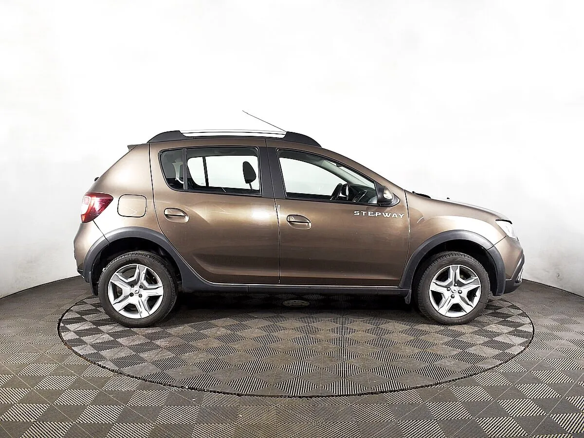 Renault Sandero II Рестайлинг · Stepway Drive — фото 4