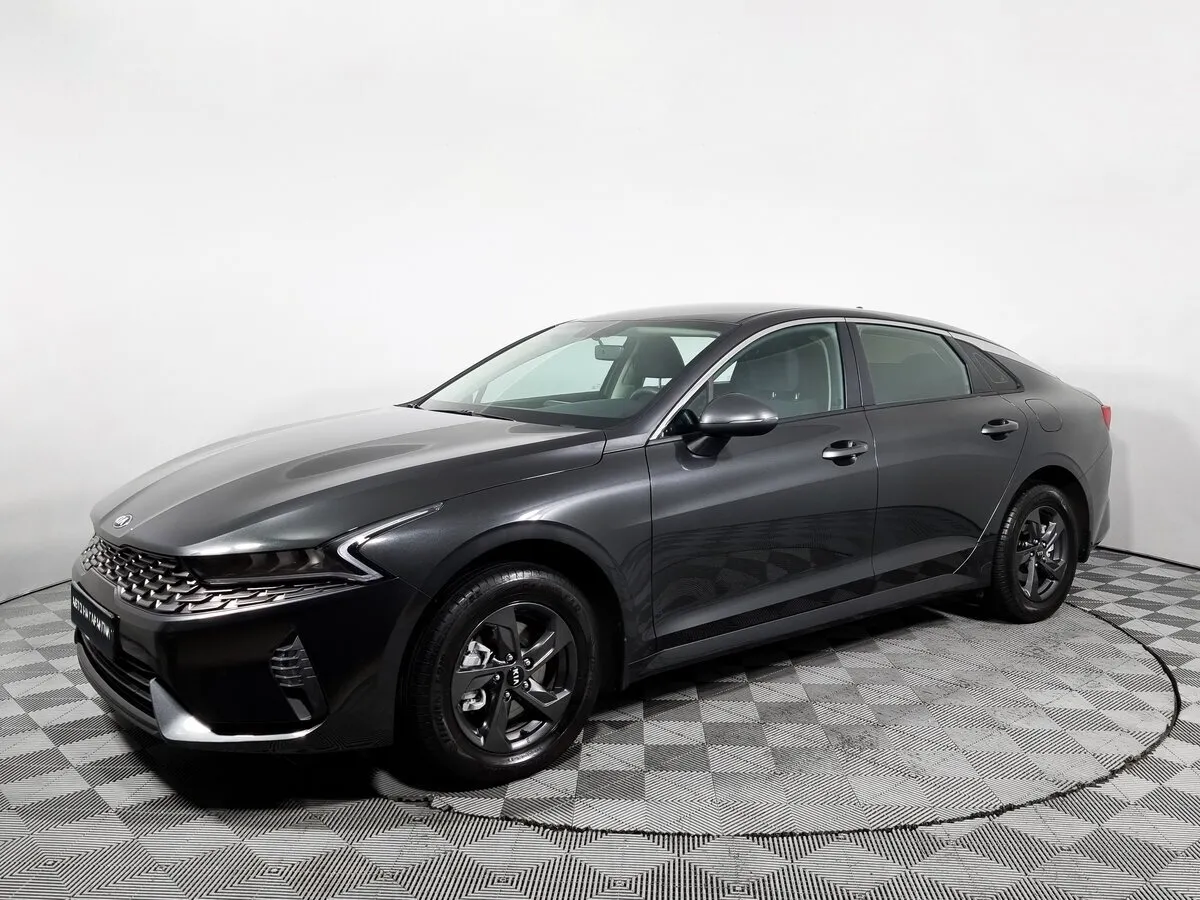 Kia K5 III · Classic