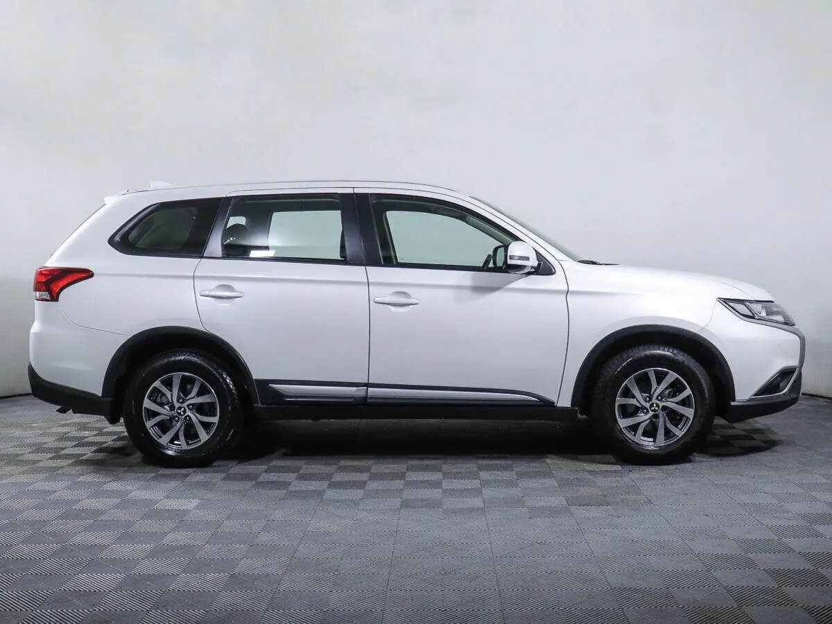 Mitsubishi Outlander III Рестайлинг 3 — фото 3