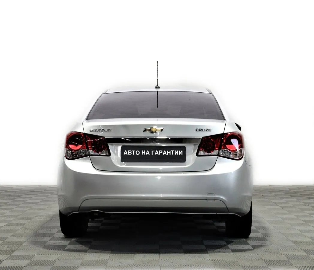 Chevrolet Cruze I Рестайлинг · LS — фото 3