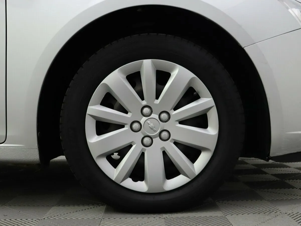 Chevrolet Cruze I Рестайлинг · LS — фото 5