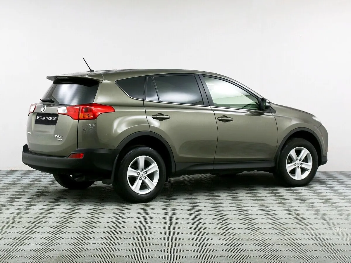 Toyota RAV4 IV (XA40) — фото 2