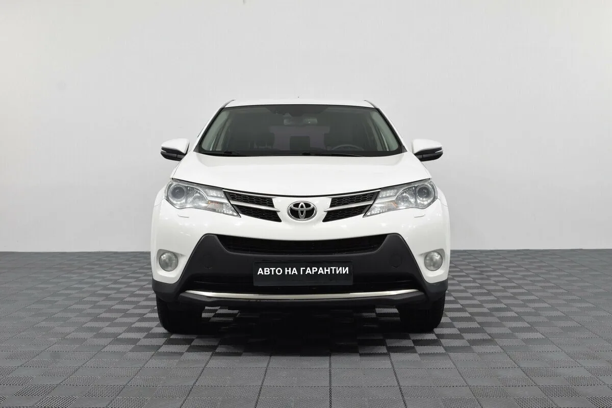 Toyota RAV4 IV (XA40) — фото 4