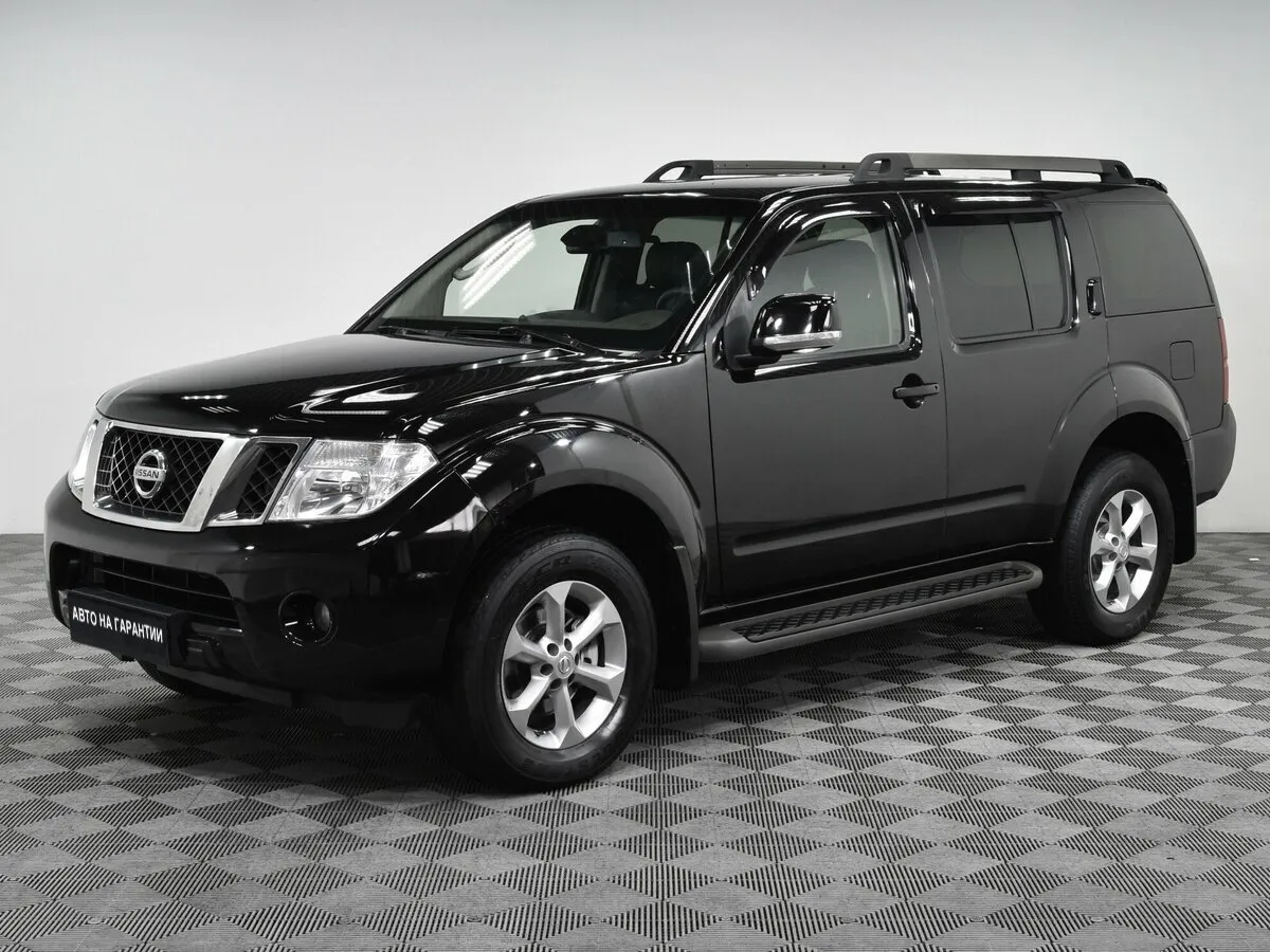 Nissan Pathfinder III Рестайлинг · LE